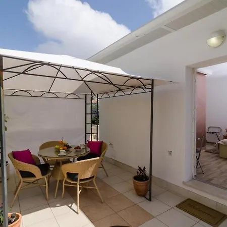 & Lady O Ντουμπρόβνικ