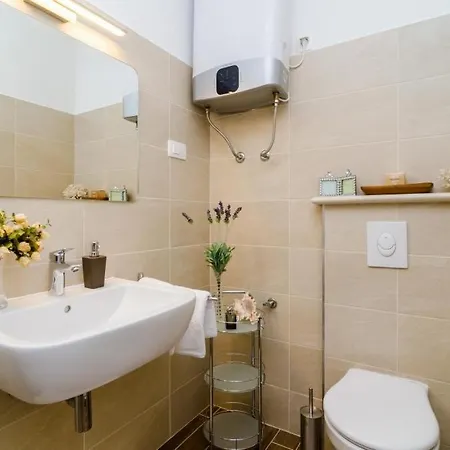 & Lady O Vendégház